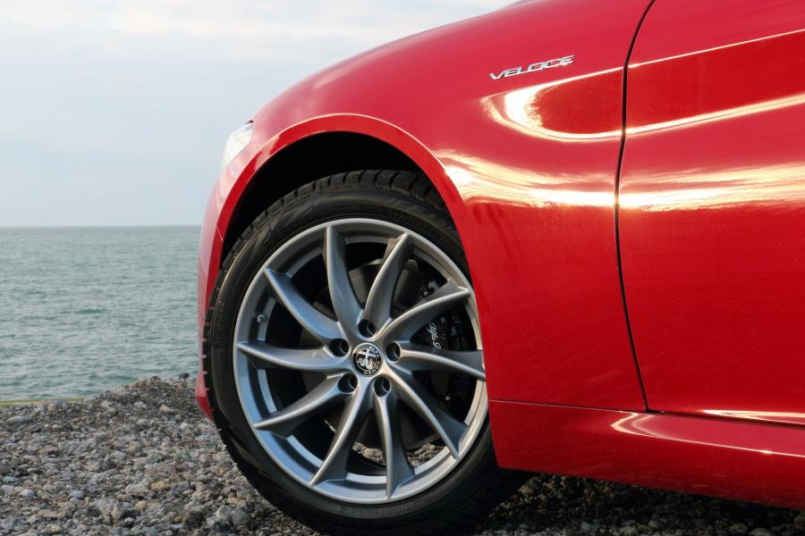 Колеса Alfa Romeo Giulia Veloce Q4 (952) 2017 года  (JP) (фото 2 из 7)